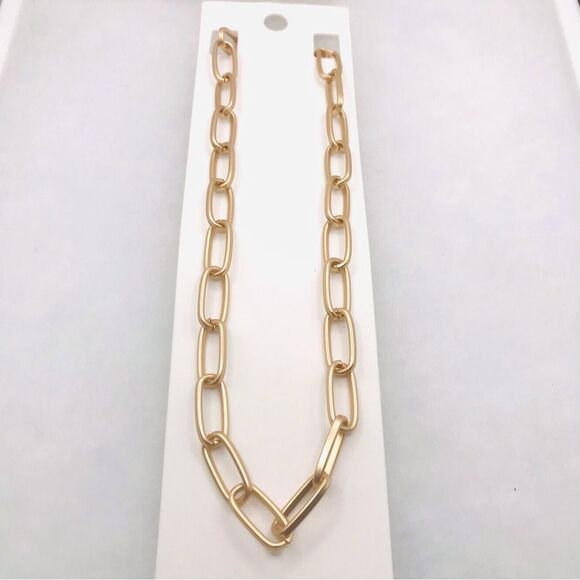 Express Gold Link Chain Necklace - Picture 3 of 6